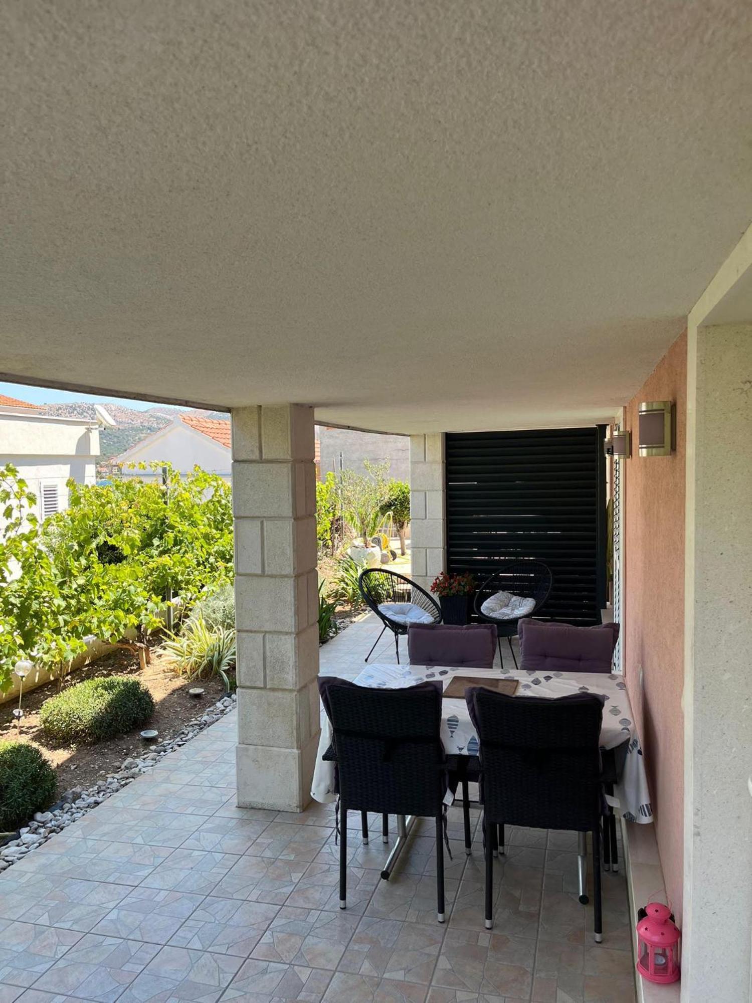 Sparadici Grebaštica المظهر الخارجي الصورة